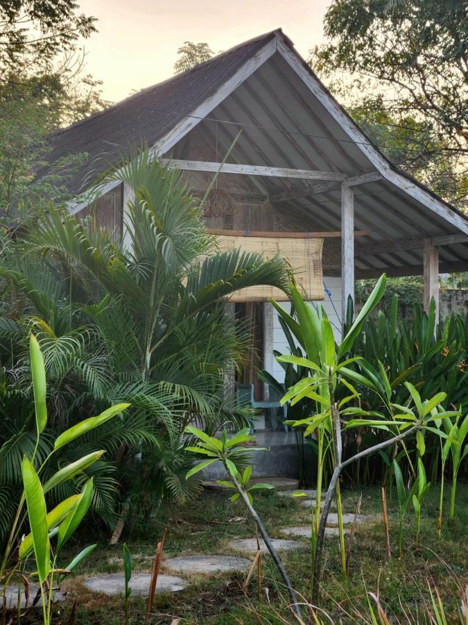 Kayu Cottage Gili Trawangan Exterior foto